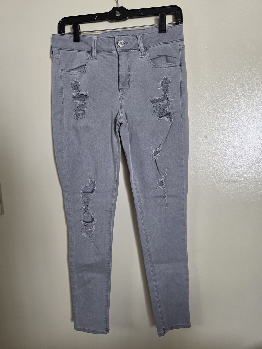 American Eagle Outfitters Light Gray Distressed Skinny Jeans Size 8